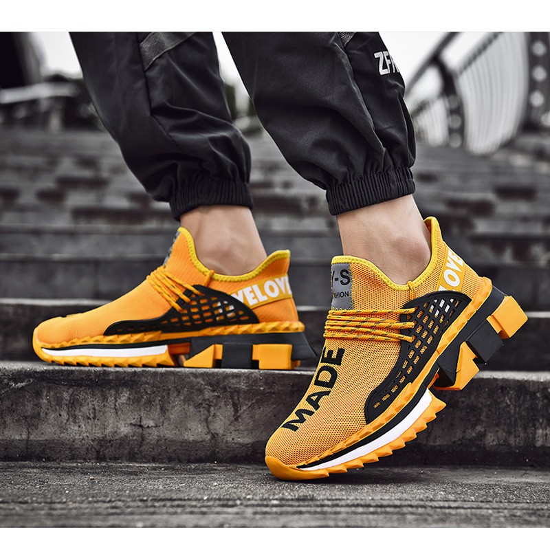 Men's yellow sports shoes