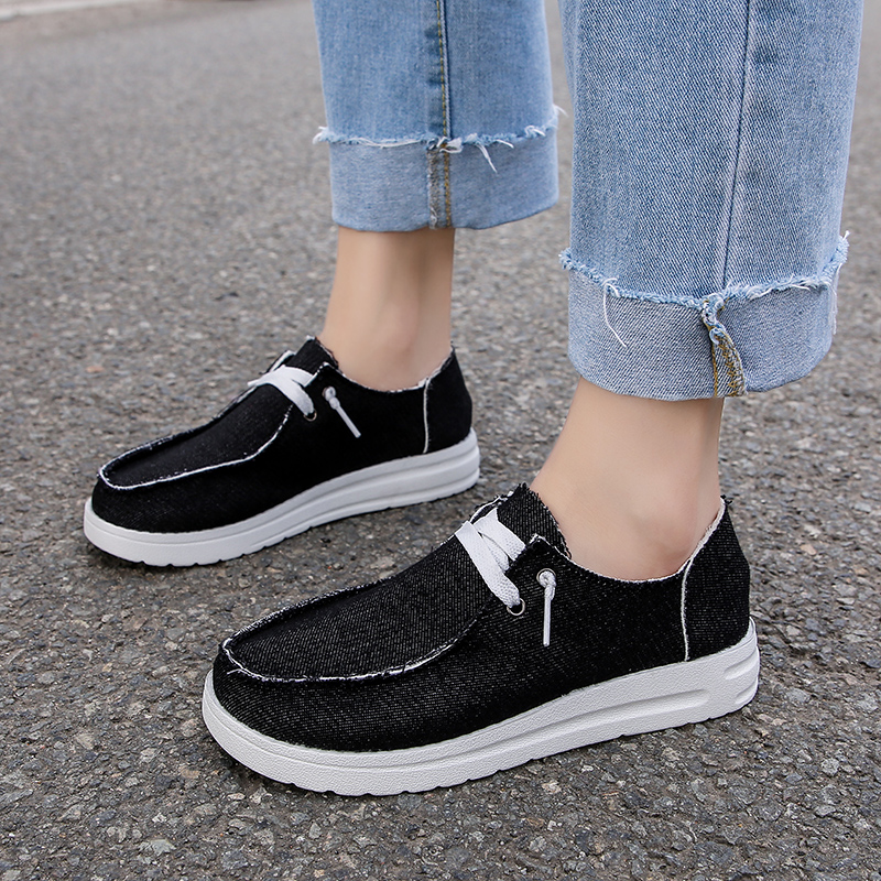 Women’s Slip-on Sneakers black