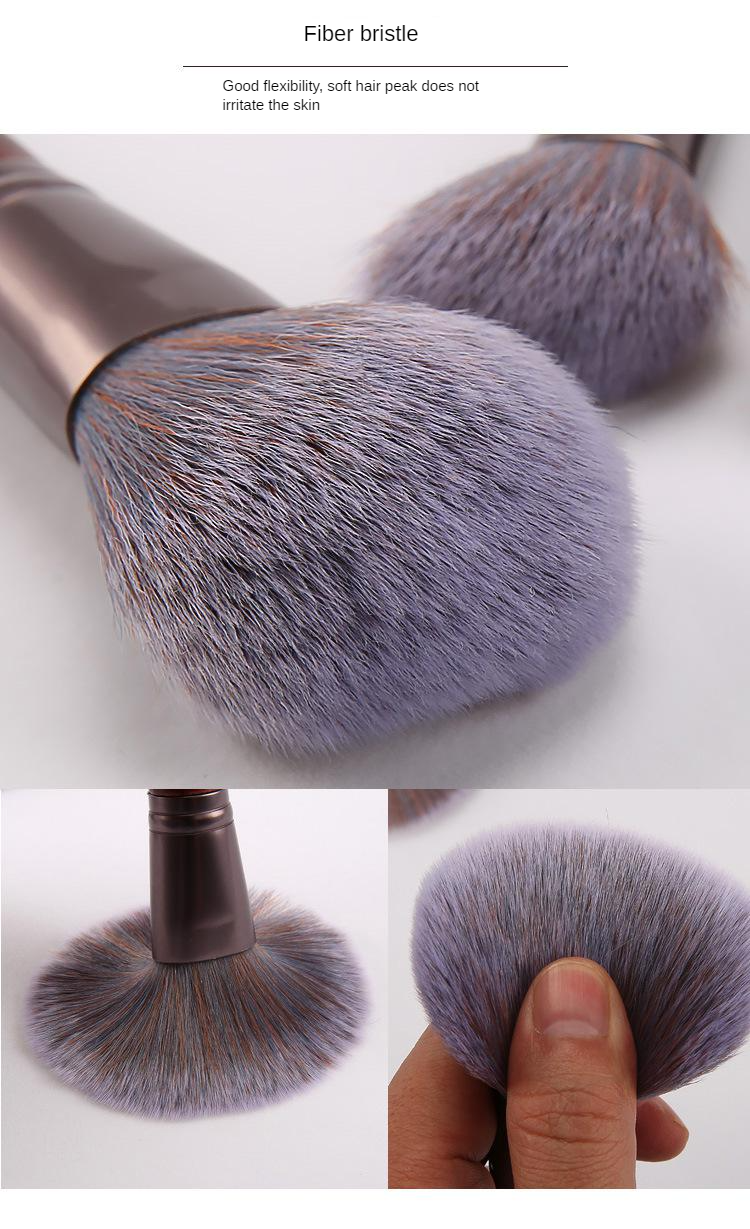 Makeup brush synthetic bristles 