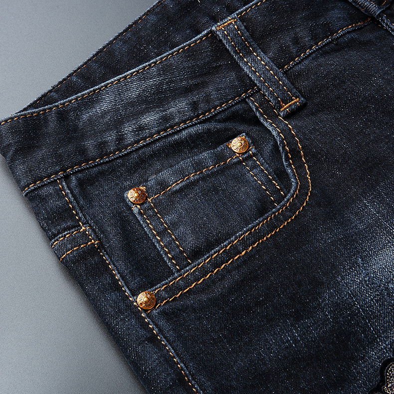 Excelent stitching on these men's jeans 